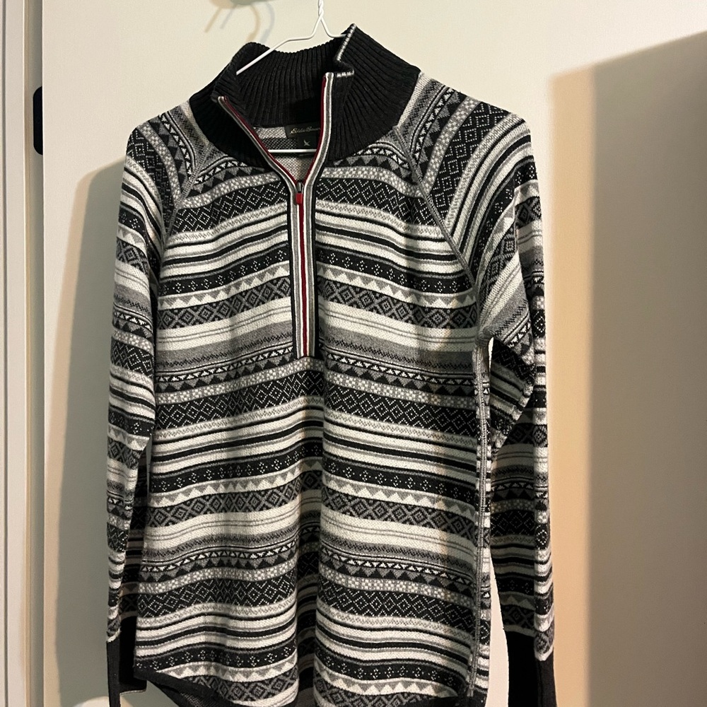 Eddie Bauer half zip light weight sweater size medium